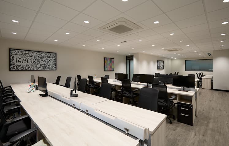 gallery img alt