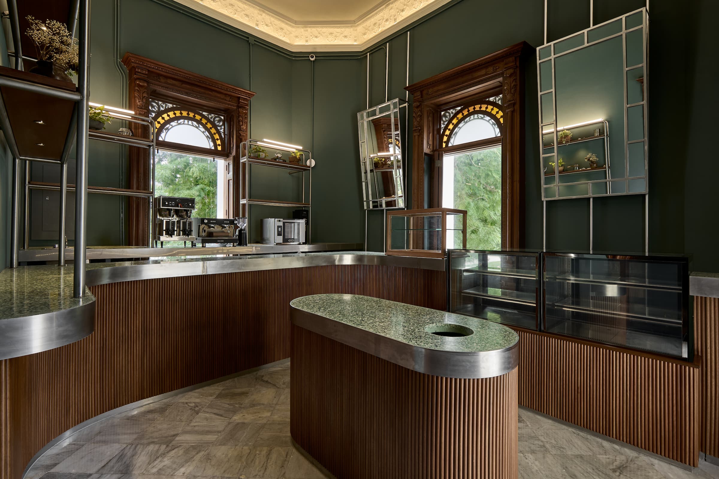 gallery img alt