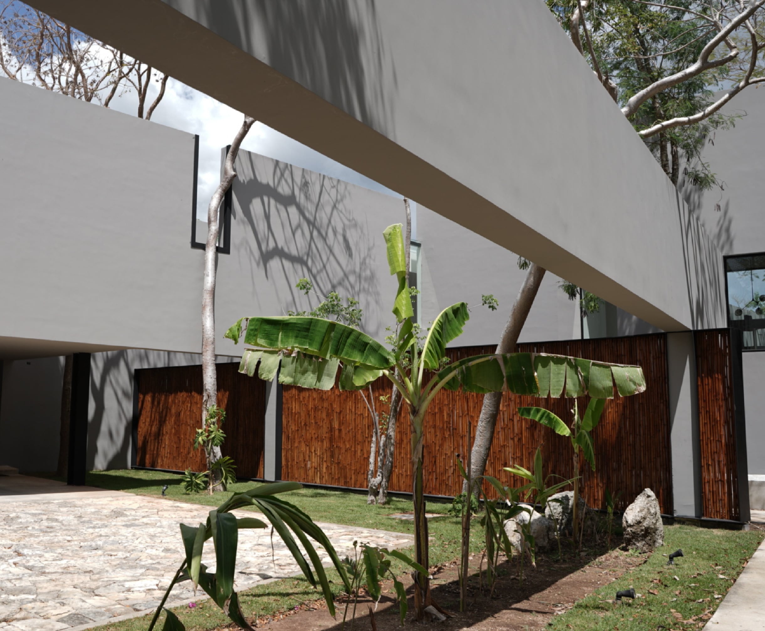 gallery img alt